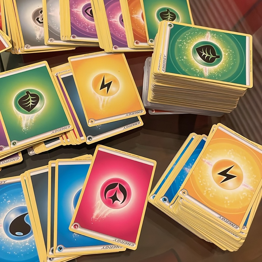 3 lbs of pokemon energy trading cards - Picture 3 of 4